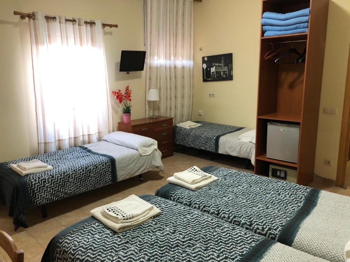 Hostal Tirso Plaza - Madrid — Photos 1
